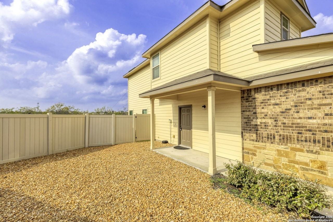 5507 Haven Springs #1 - Photo 3 of 22