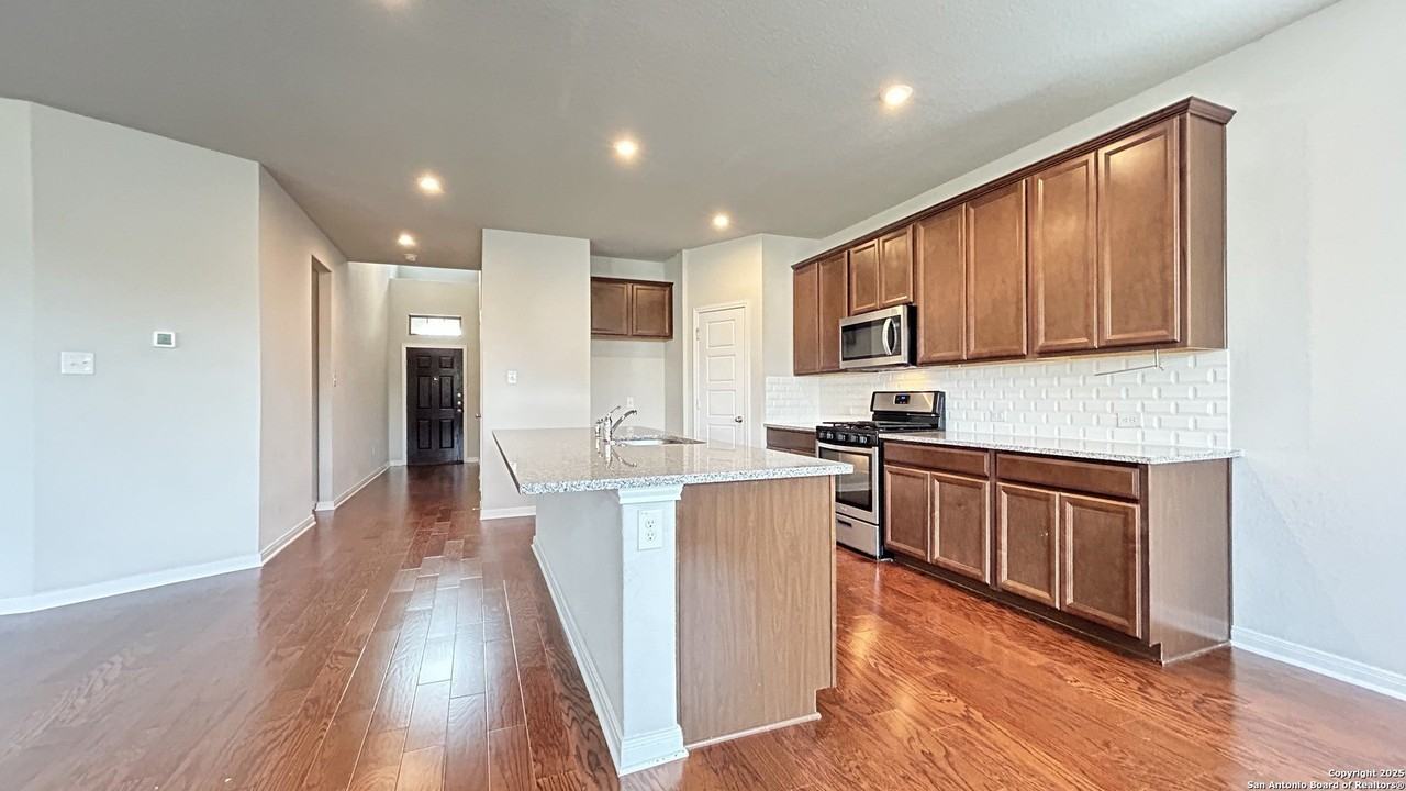 9003 Shady Mountain - Photo 4 of 34