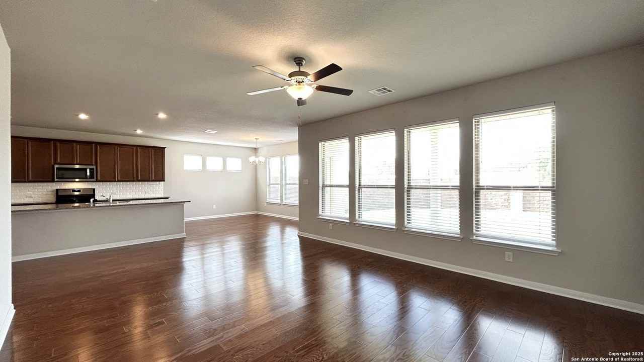 9003 Shady Mountain - Photo 7 of 34