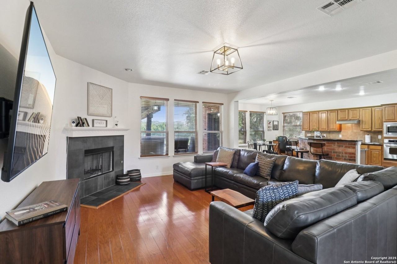 25218 Shinnecock Trl - Photo 7 of 48