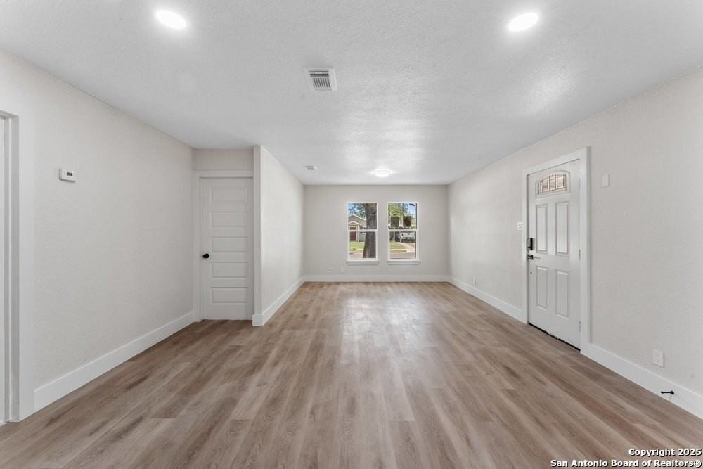 4119 Tamarak Dr - Photo 6 of 24