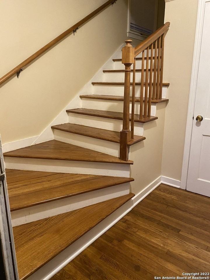 463 Bryn Mawr Dr - Photo 3 of 19