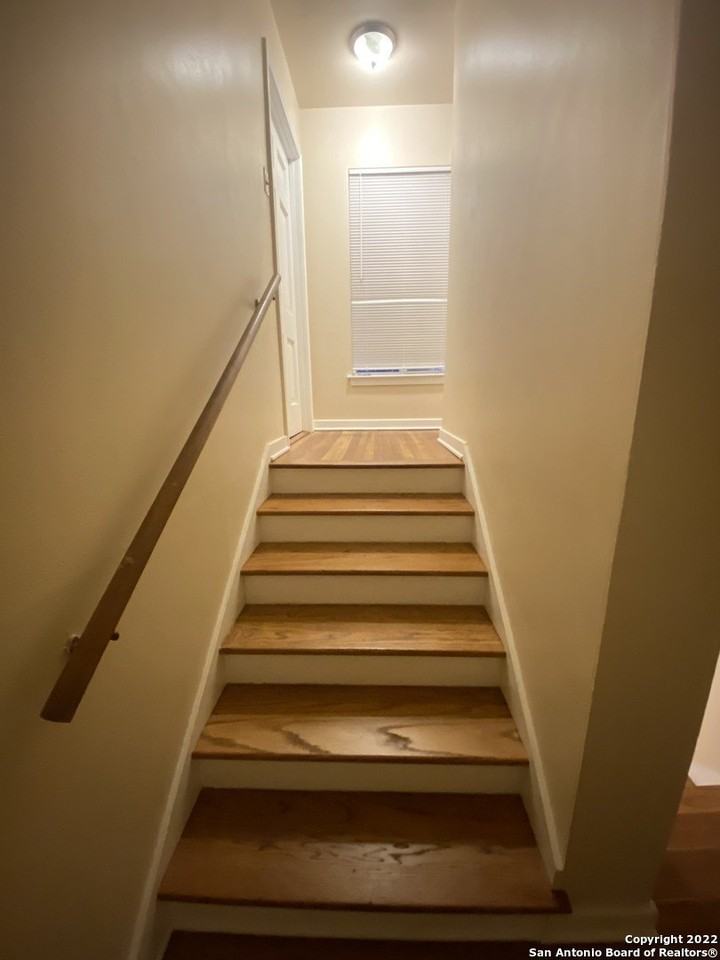 463 Bryn Mawr Dr - Photo 4 of 19