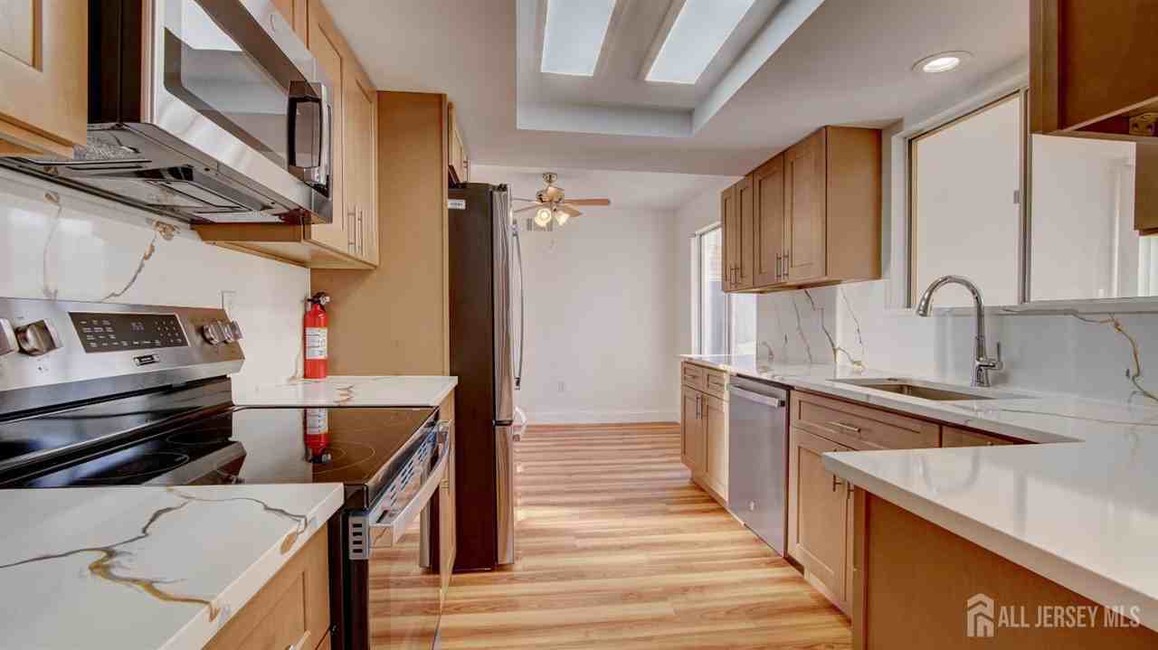 368 Metuchen Drive ##C - Photo 5 of 38