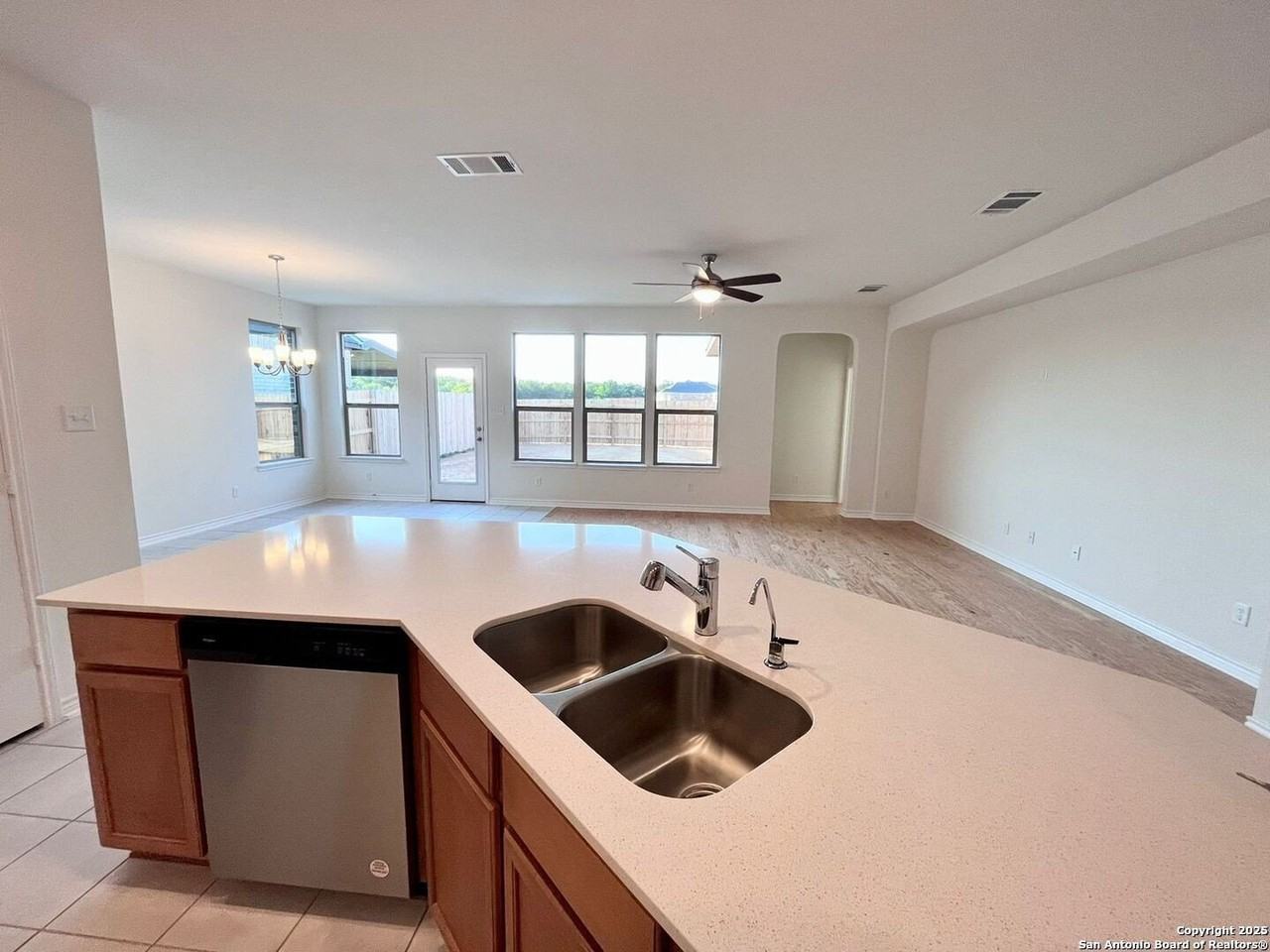 5275 Wolf Bane Dr - Photo 7 of 17