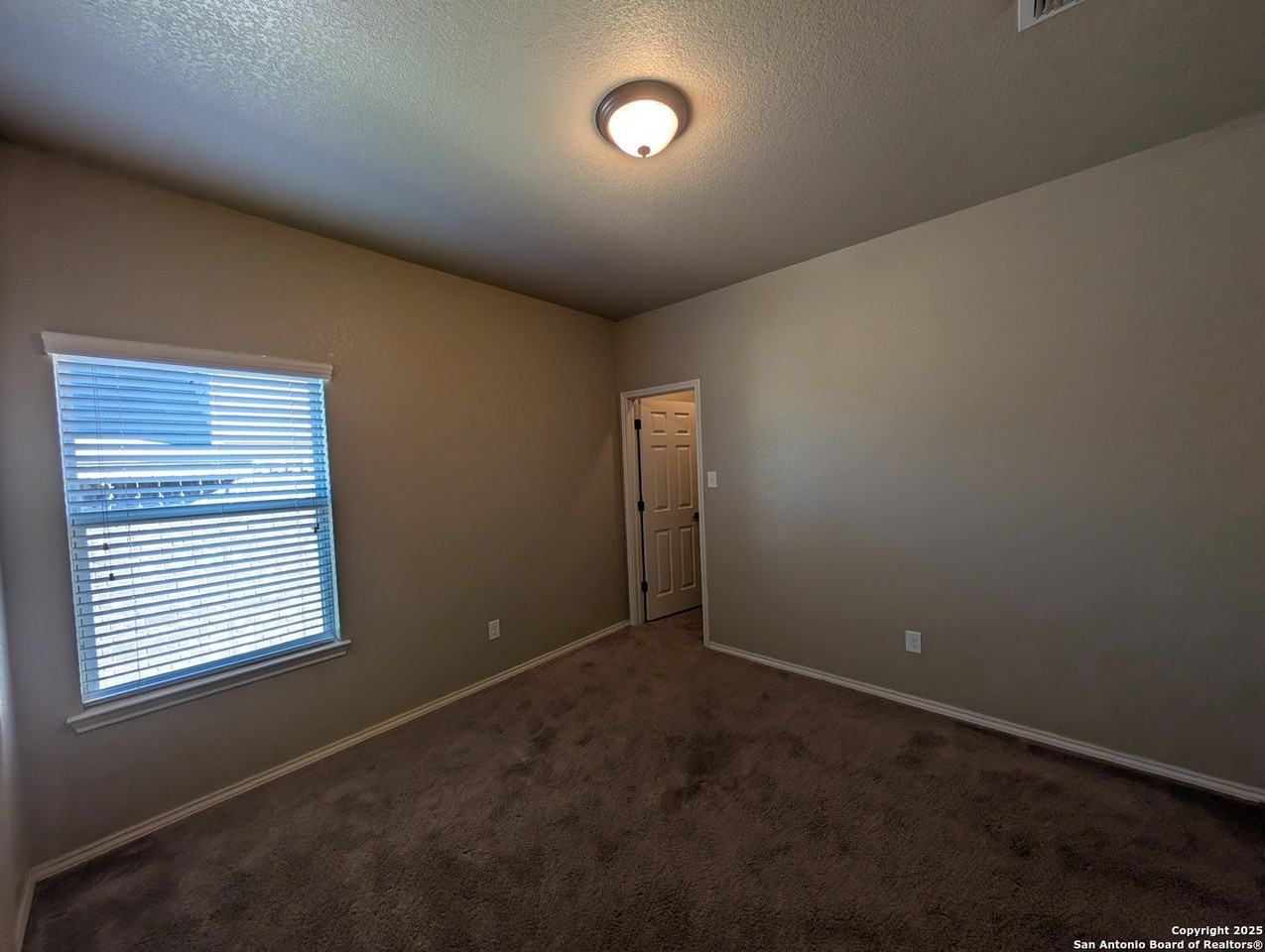 1326 Crow Ct - Photo 4 of 27