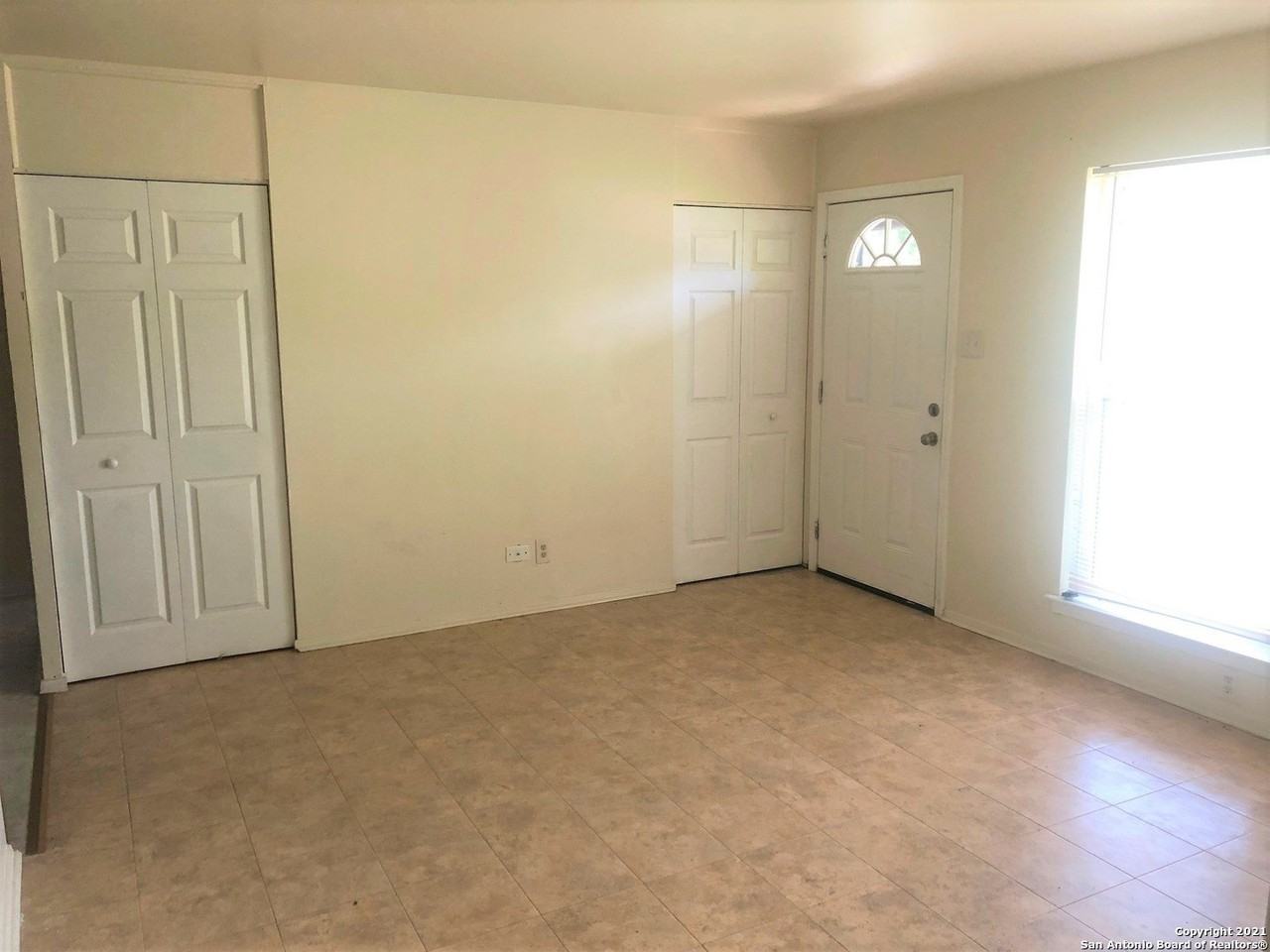 626 Aviation Avenue - Photo 2 of 20