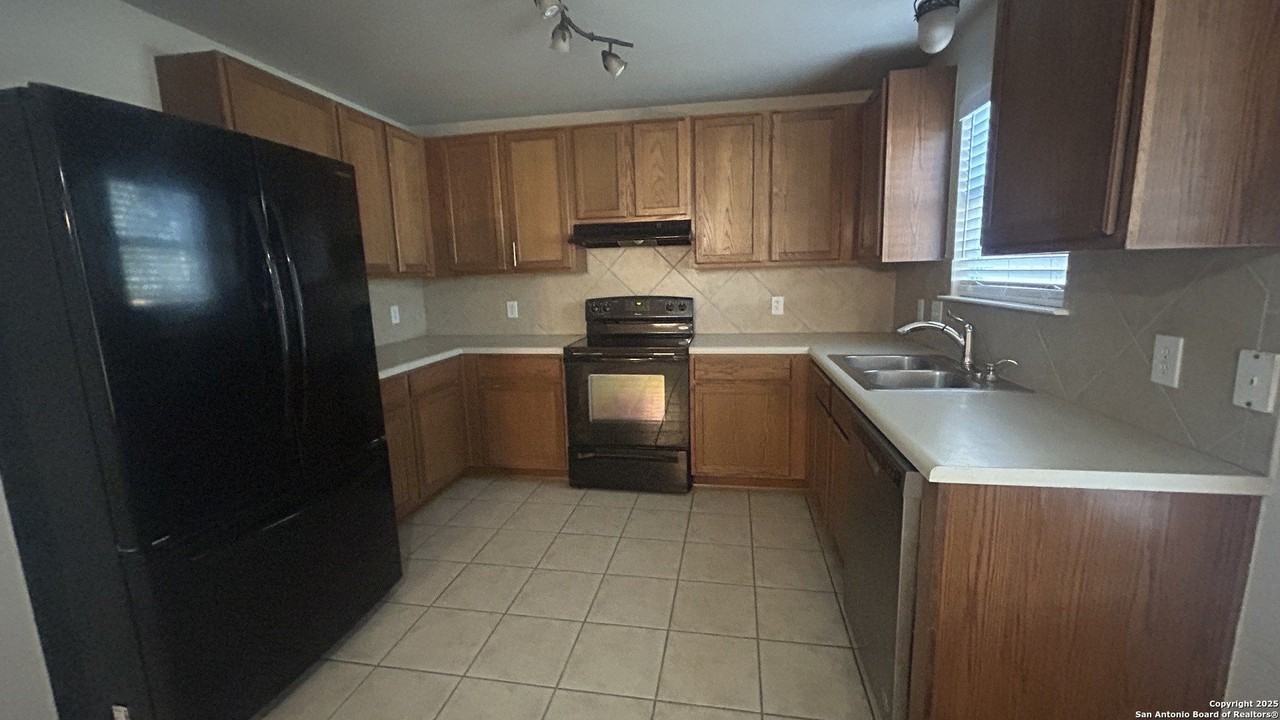 189 Corral Fence Line - Photo 2 of 36