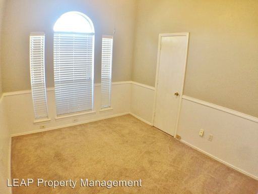 713 Lake Bluff Dr - Photo 3 of 20