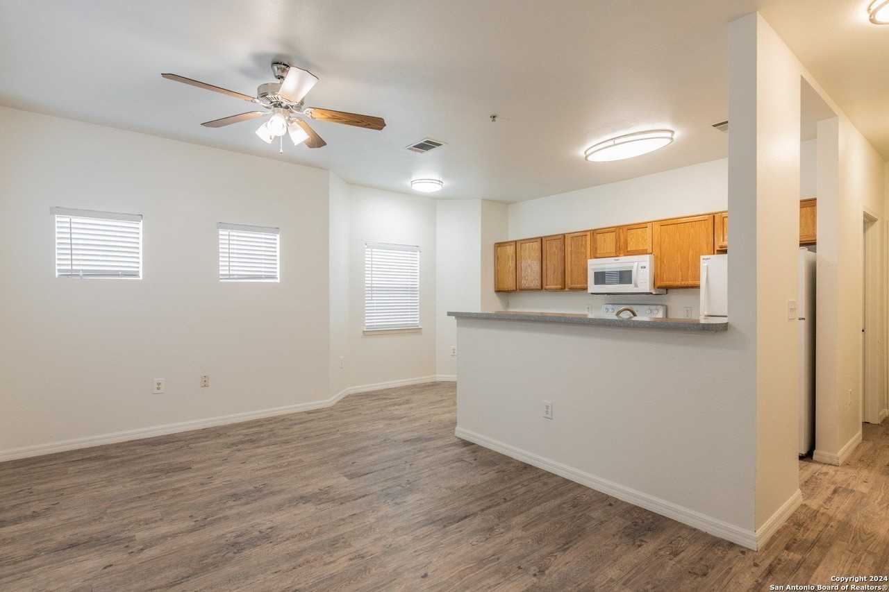 1000 Diamond Dr Apt 2004 #2004 - Photo 7 of 37