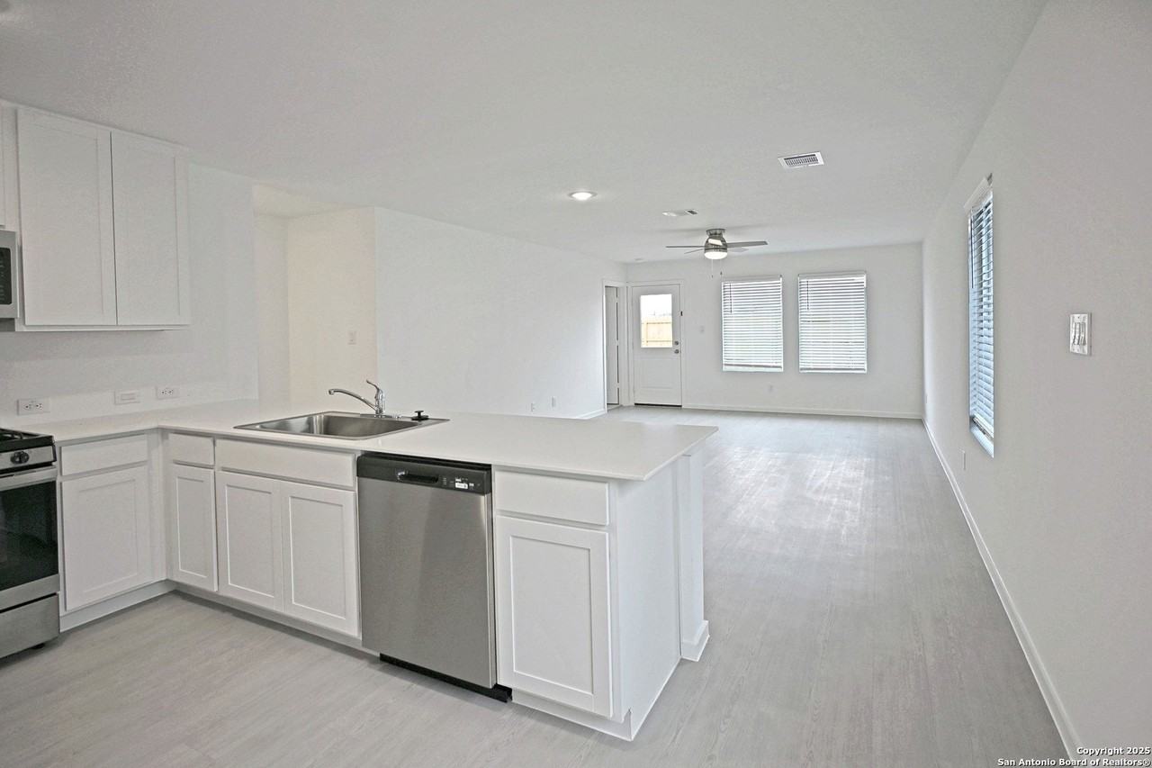 3805 Swift Fox Rd - Photo 5 of 27