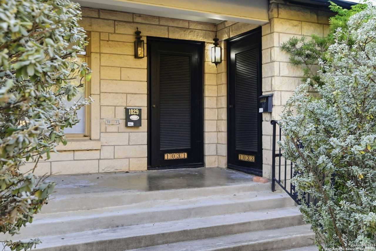 1033 Shook Ave - Photo 2 of 16