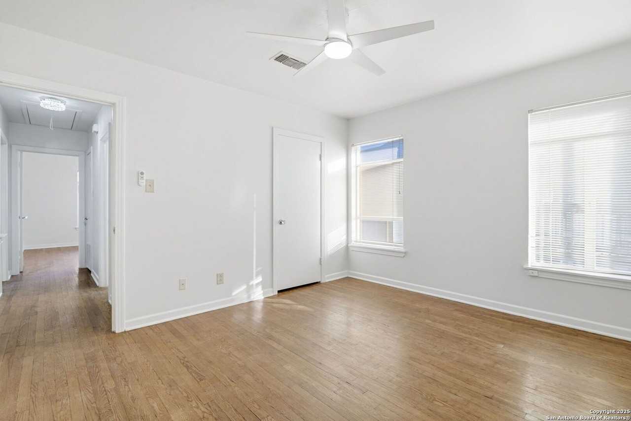 1033 Shook Ave - Photo 7 of 16