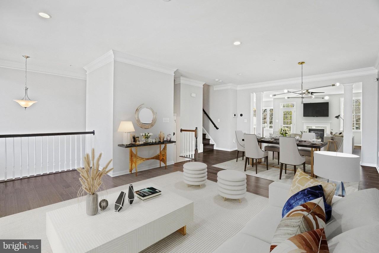 4204 Lariat Dr - Photo 5 of 31