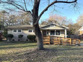 featured image of 1431 Woodhill Ln