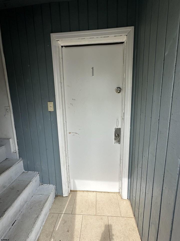 2521 Centennial Ave - Photo 2 of 8