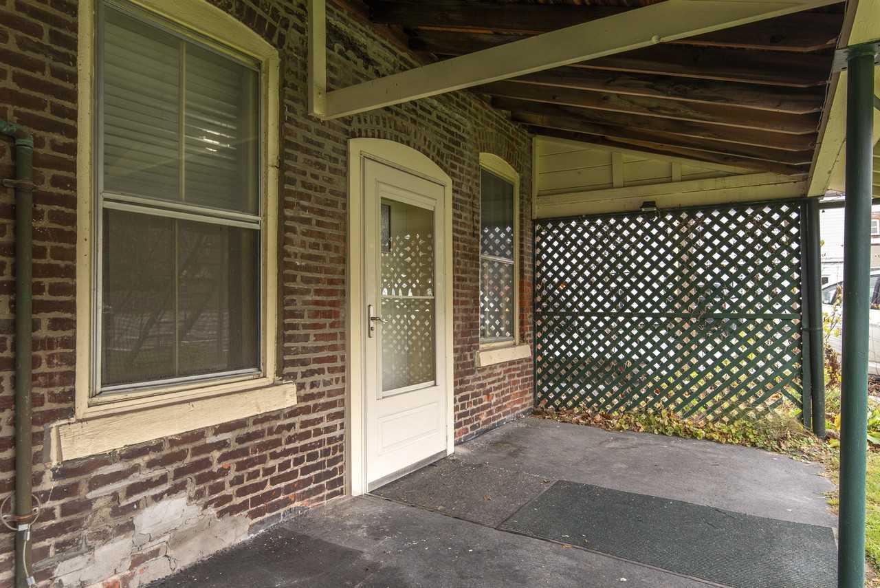 25 College St - Photo 4 of 26