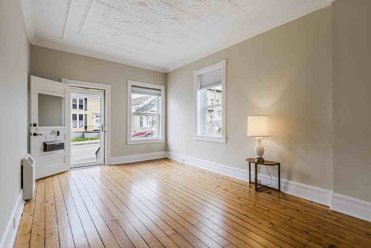 25 College St - Photo 7 of 26