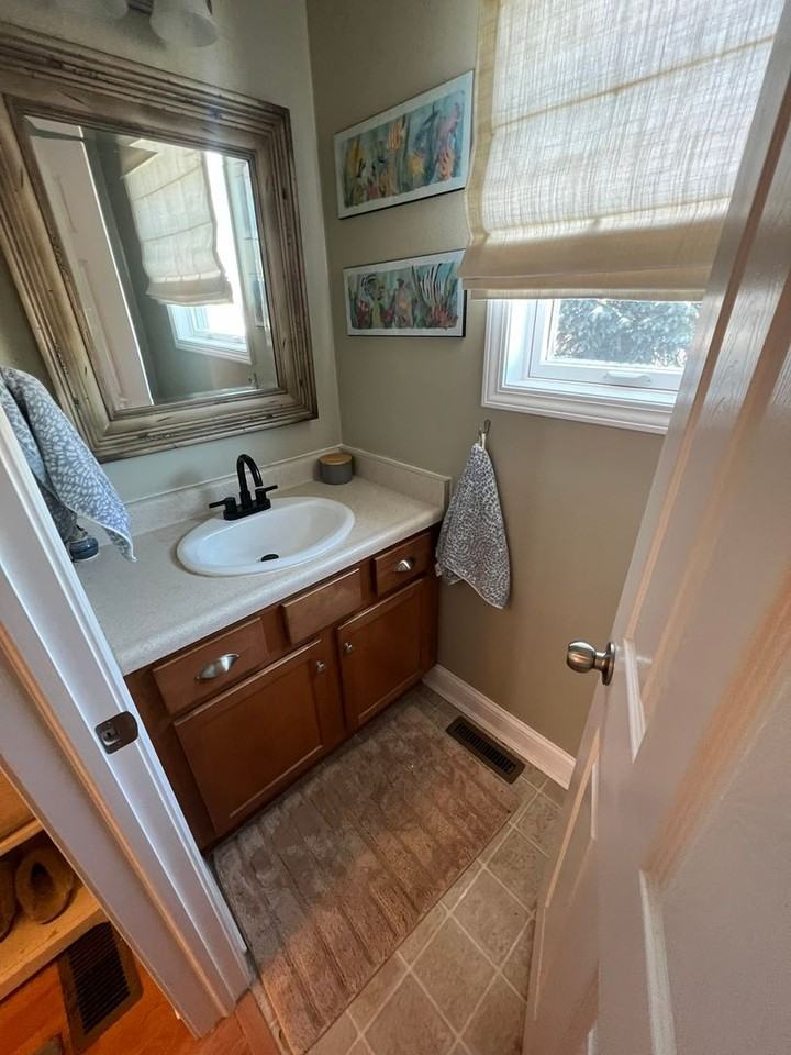 809 Poe Ave - Photo 7 of 50