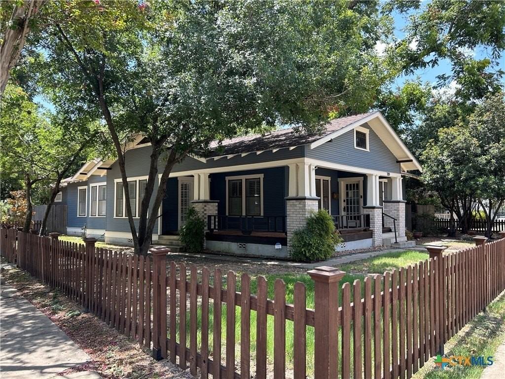 709 W Coll St - Photo 2 of 40