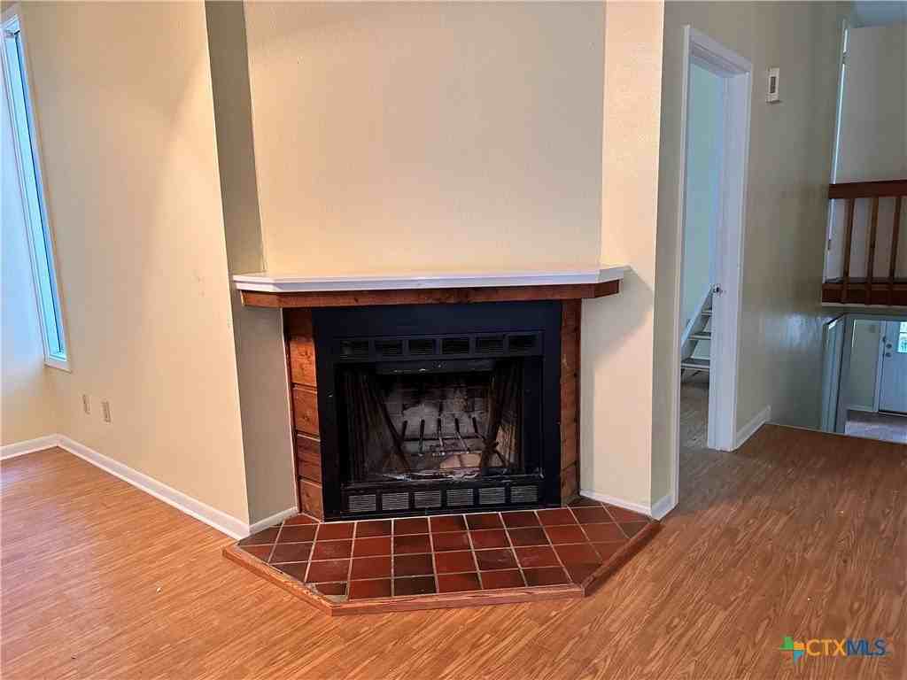 899 Hillyer St - Photo 6 of 19