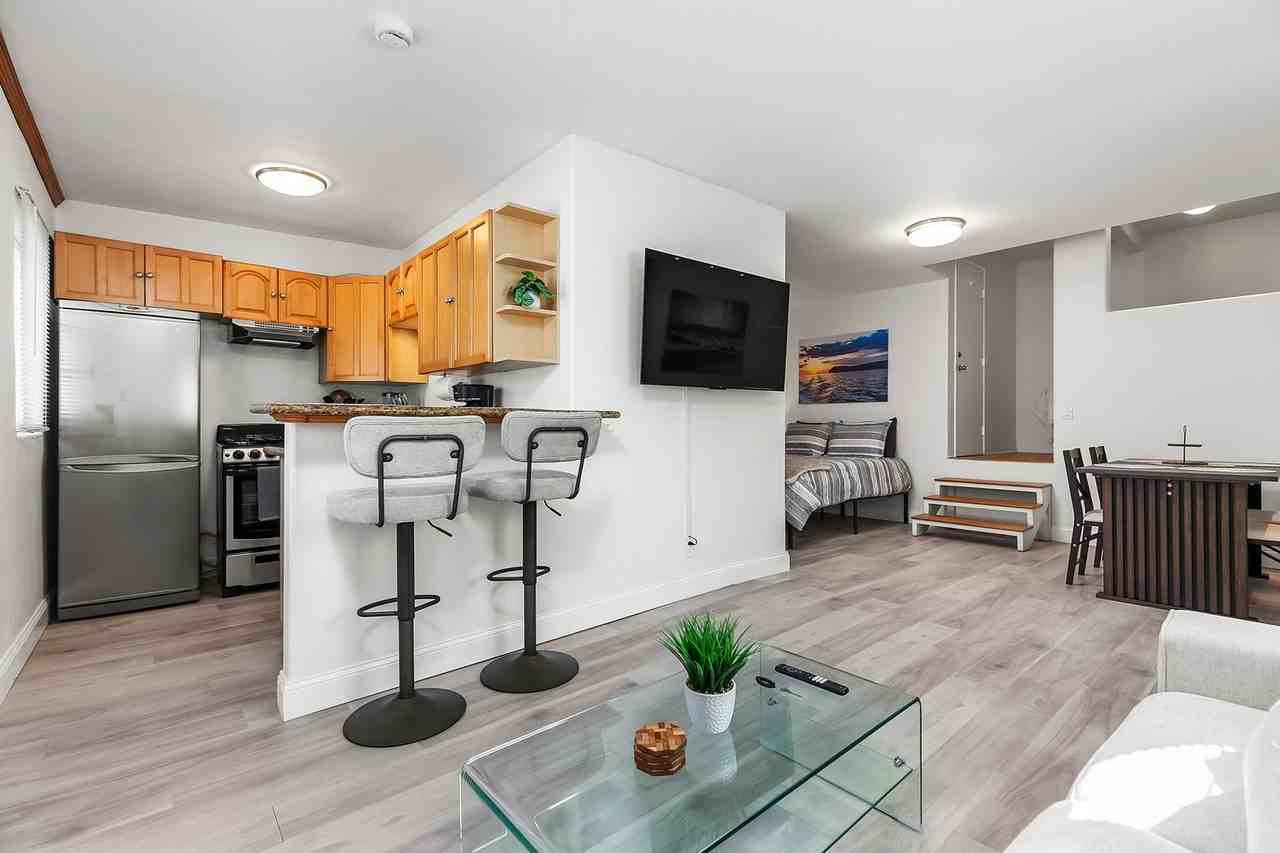 1311 Cave St #B - Photo 6 of 33