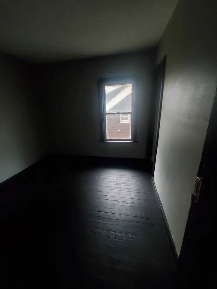 9808 Columbia Ave - Photo 4 of 27