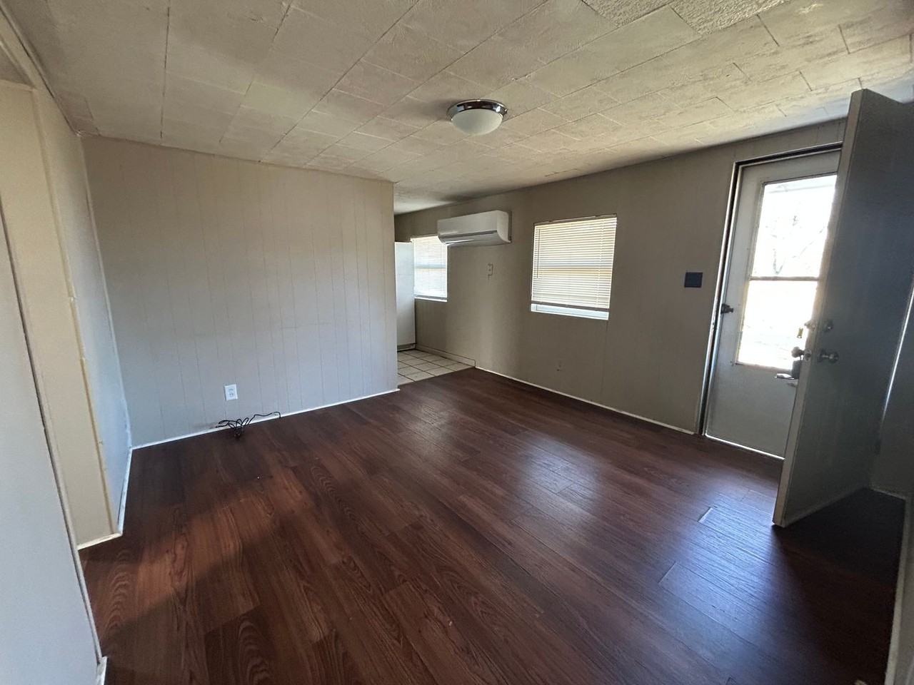 409 Dobson Street - Photo 4 of 8