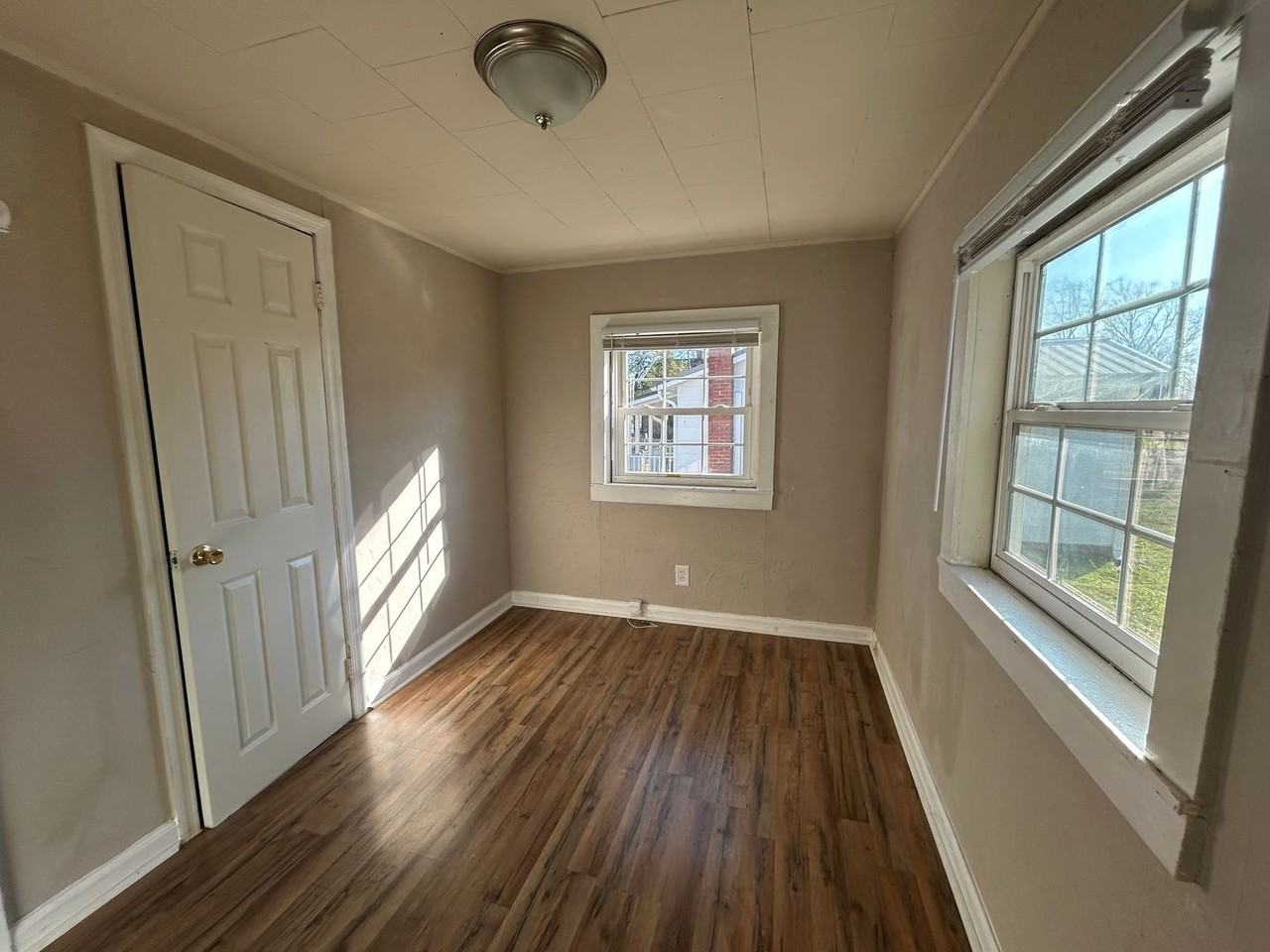 409 Dobson Street - Photo 6 of 8