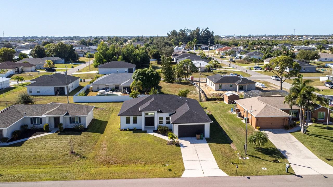 236 Northwest 6th Avenue - Photo 2 of 16