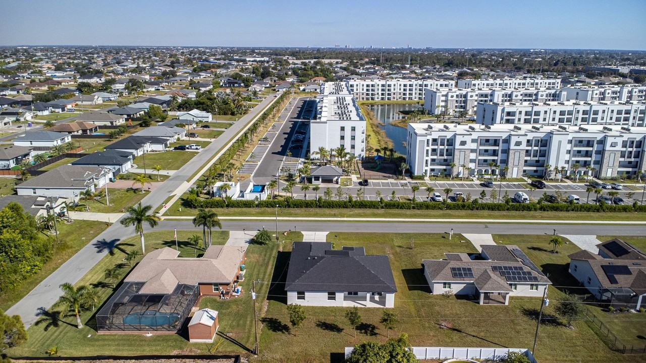 236 Northwest 6th Avenue - Photo 3 of 16