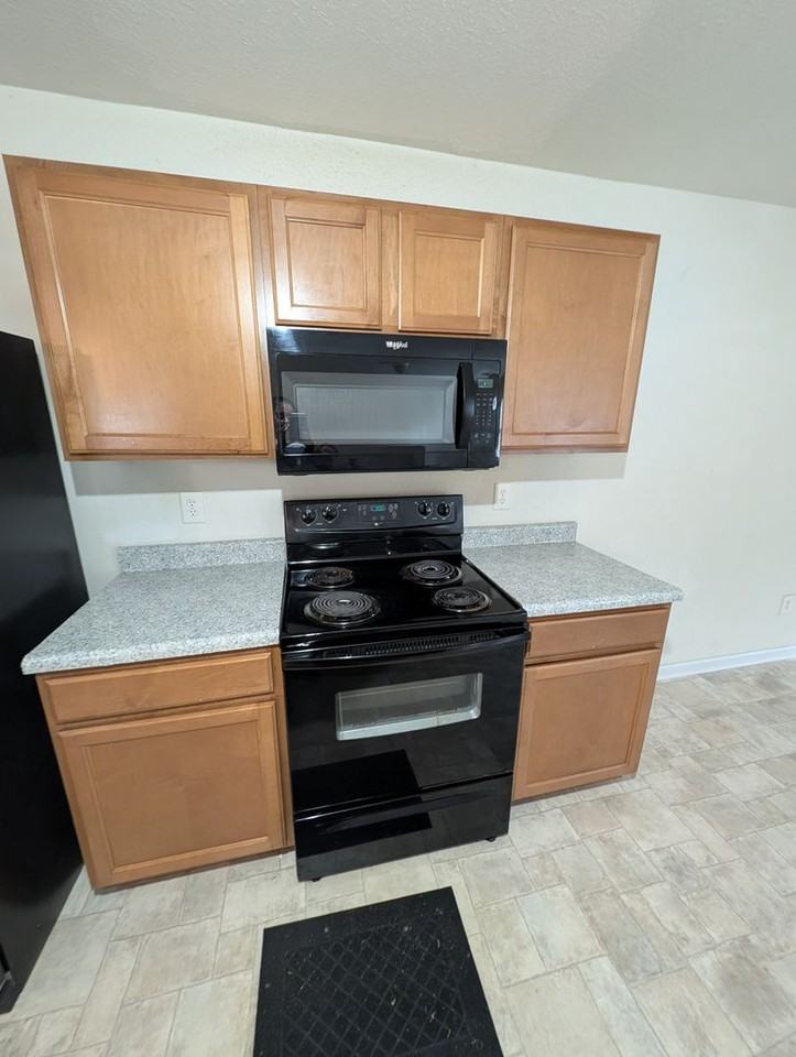 204 Valleyside Dr Ne - Photo 2 of 27