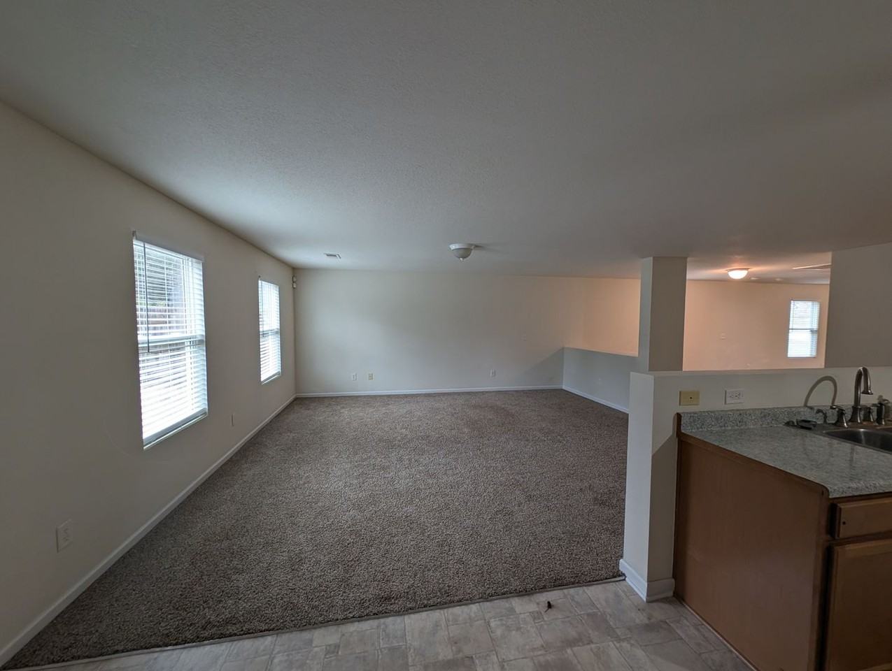 204 Valleyside Dr Ne - Photo 5 of 27