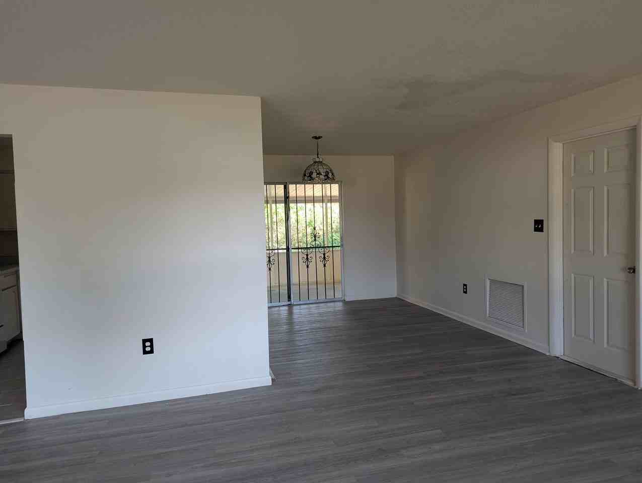 37236 Oak Lane - Photo 2 of 6