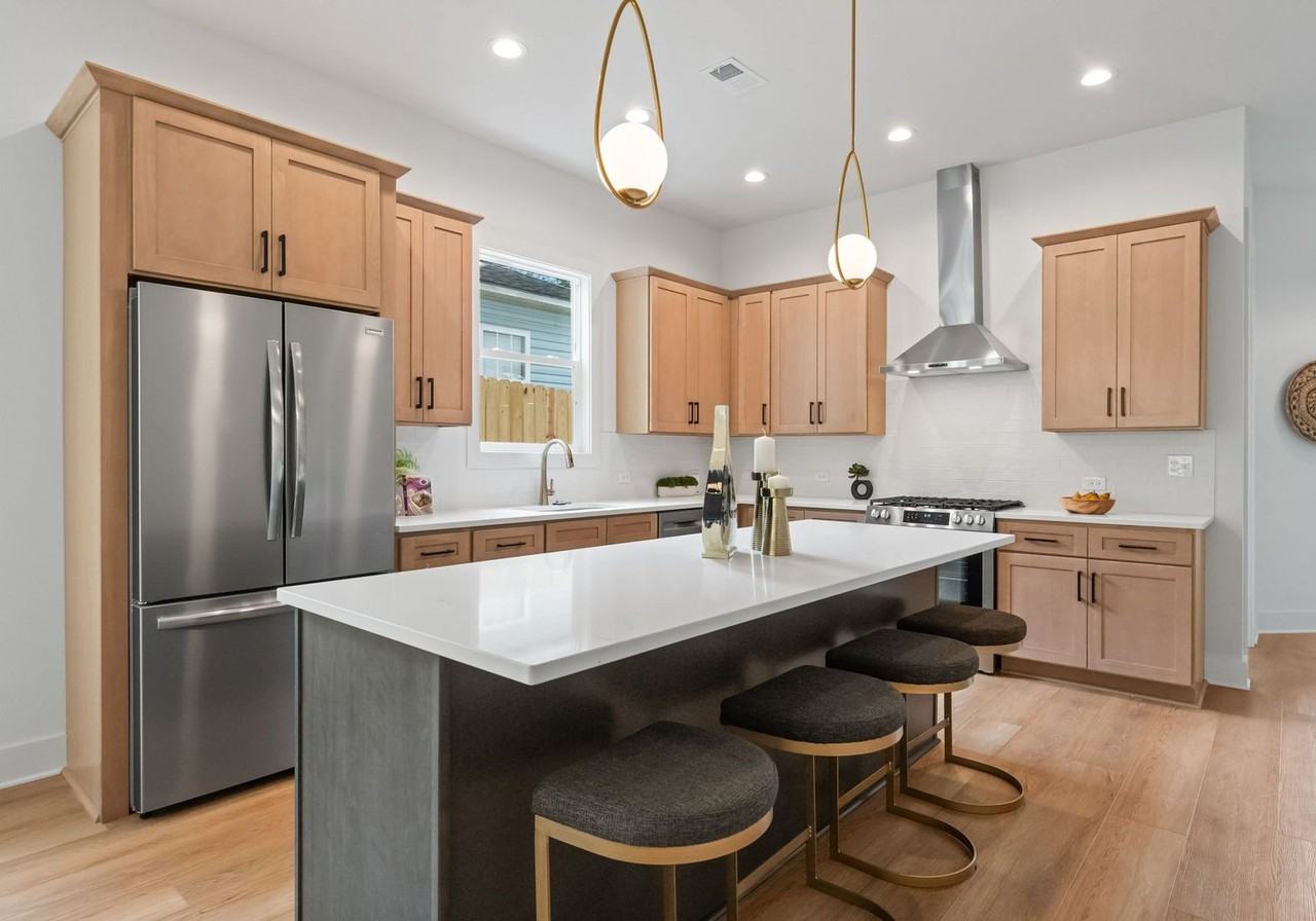 2413 Pruitt St - Photo 4 of 25