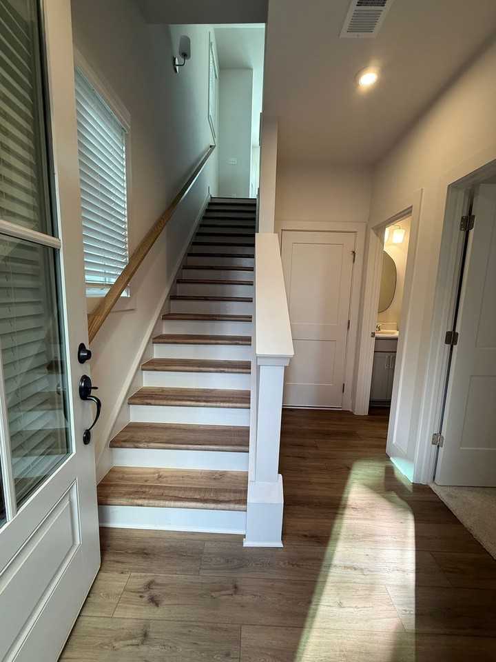 496 Zeal St Se - Photo 2 of 16