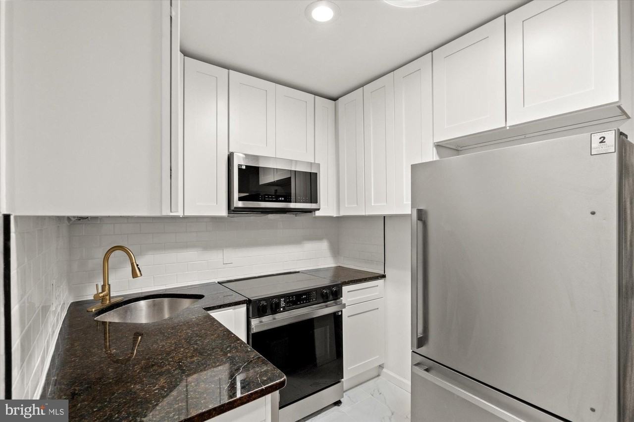 1241 18th St Ne Apt 5 #5 - Photo 7 of 17