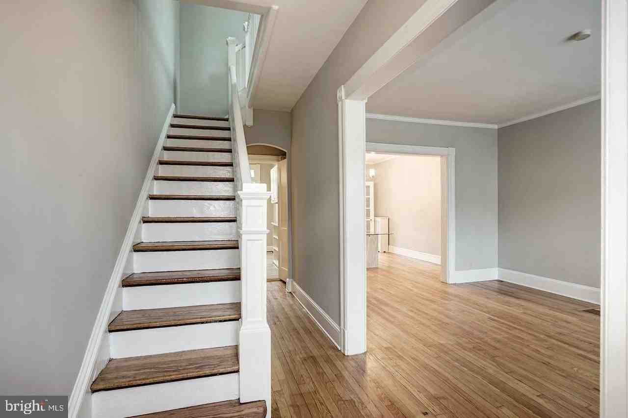 1431 S St Se - Photo 2 of 21