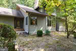 featured image of 23615 Quail Hollow Circle