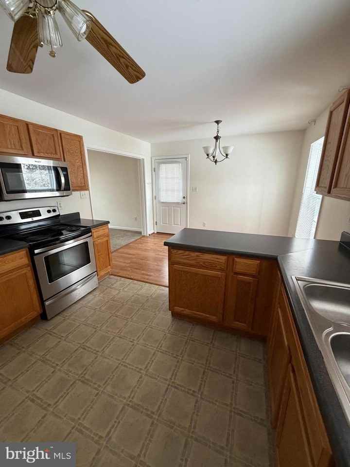 1914 Fairfax Rd - Photo 3 of 10