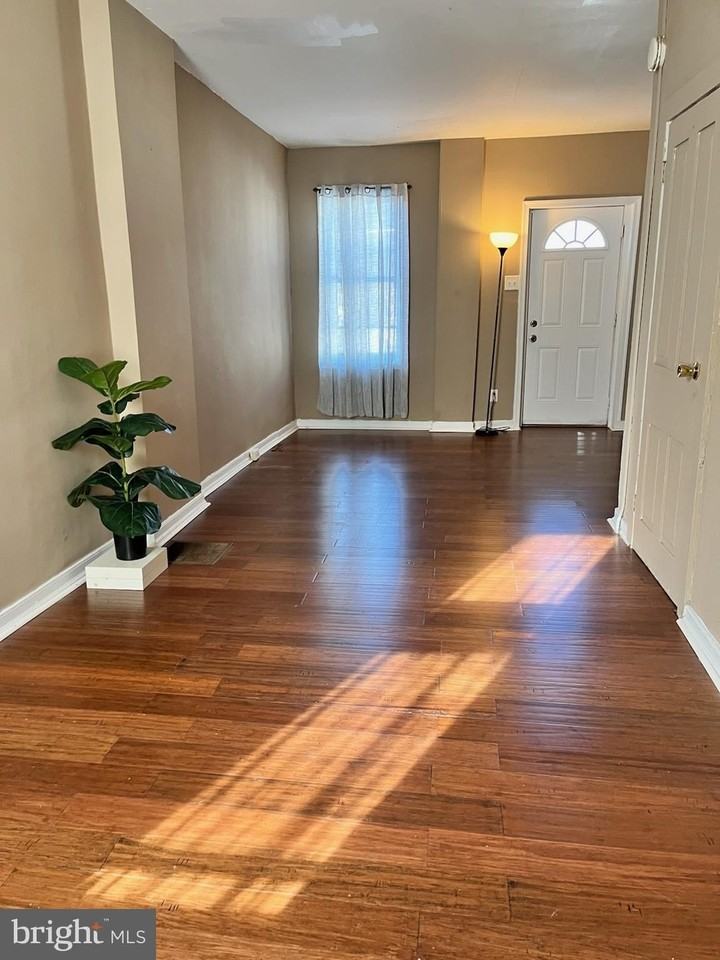 1624 Fairview Street - Photo 4 of 12