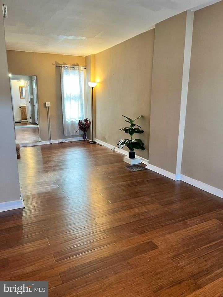 1624 Fairview Street - Photo 5 of 12