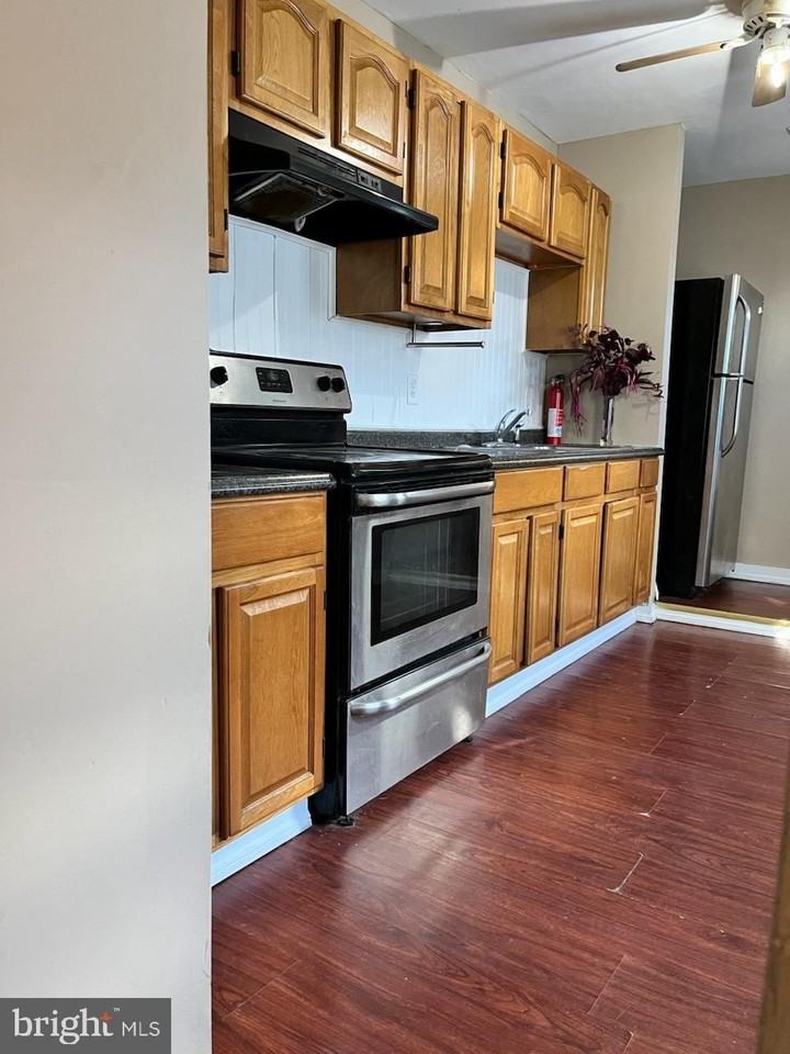 1624 Fairview Street - Photo 7 of 12