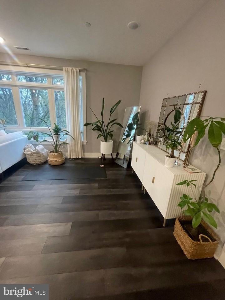 4001 Ridge Avenue - Photo 7 of 26