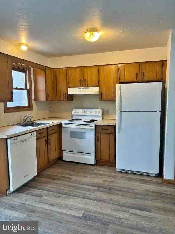 235 Catalpa Lane - Photo 3 of 8