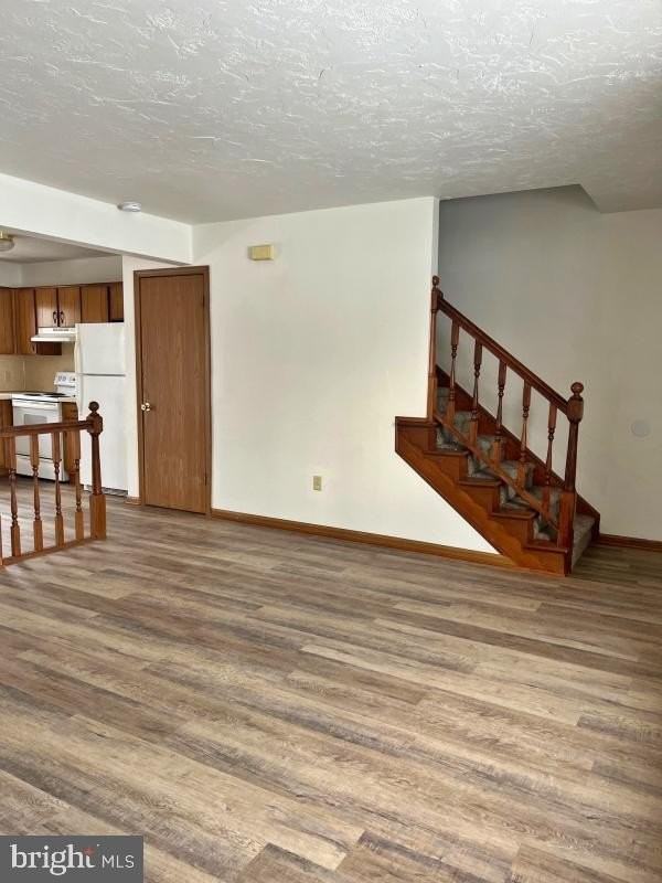 235 Catalpa Lane - Photo 5 of 8