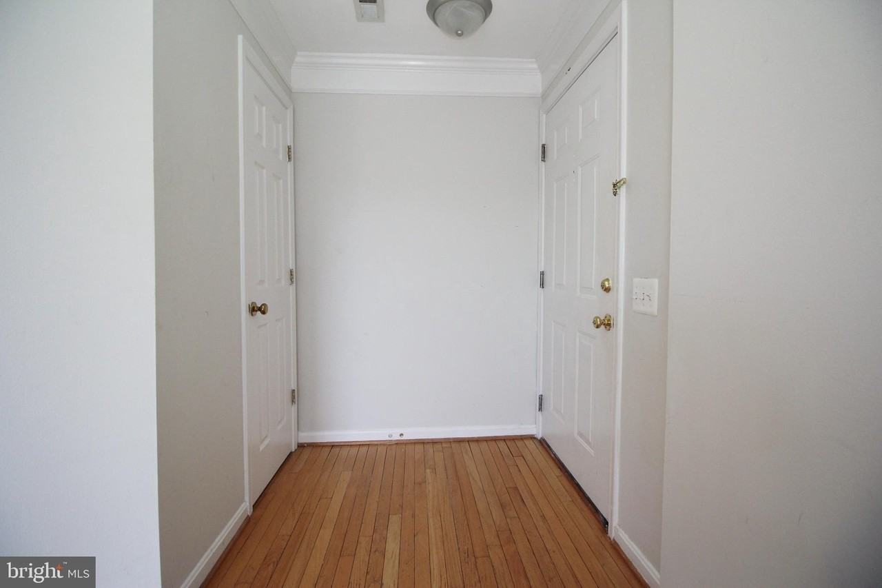 46944 Courtyard Square #300 - Photo 2 of 27