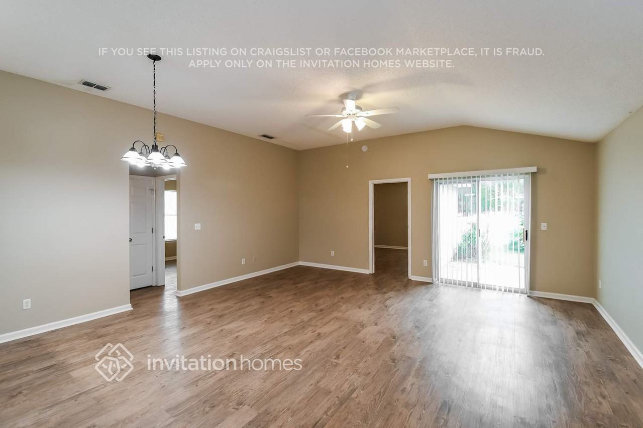 1519 Slash Pine Ct - Photo 3 of 17