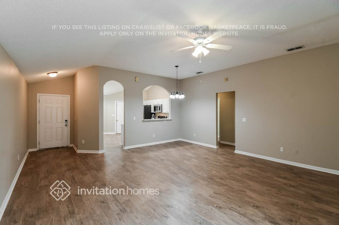 1519 Slash Pine Ct - Photo 4 of 17