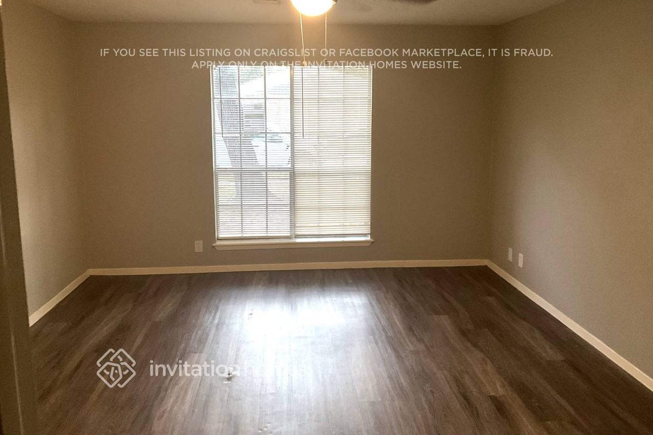 24202 Spring Mill Ln - Photo 6 of 11